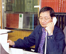 相談センターにはひっきりなしに相談の電話がかかってくる(連合大阪・石黒さん) 相談センターにはひっきりなしに相談の電話がかかってくる(連合大阪・石黒さん)
